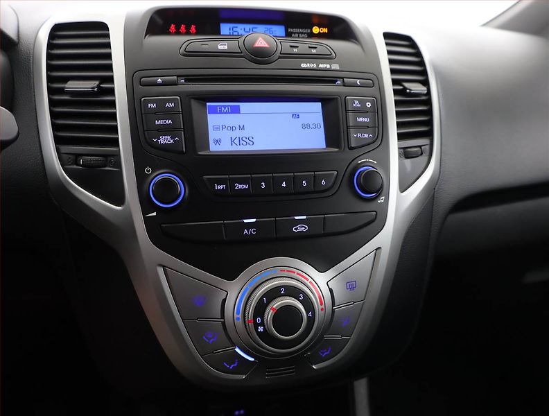 Hyundai ix20 (2016) 1.4 CVVT, Serv.kniha - fotka 10 z 13