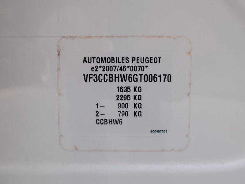 Peugeot 208 (2016) ČR 1.6HDI 55KW – PO SERVISU - fotka 33 z 38