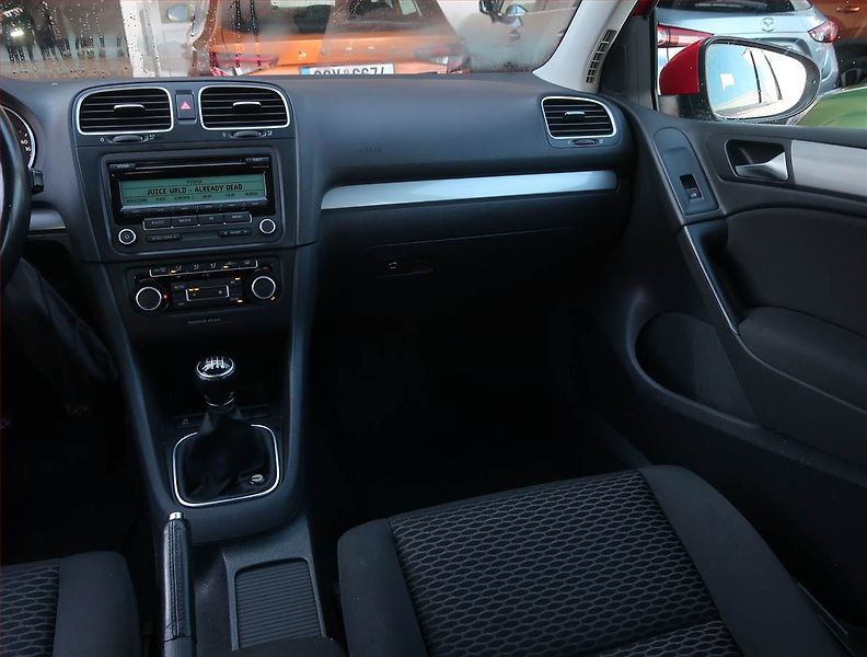 Volkswagen Golf (2011) 1.2 TSI, Tempomat - fotka 8 z 14