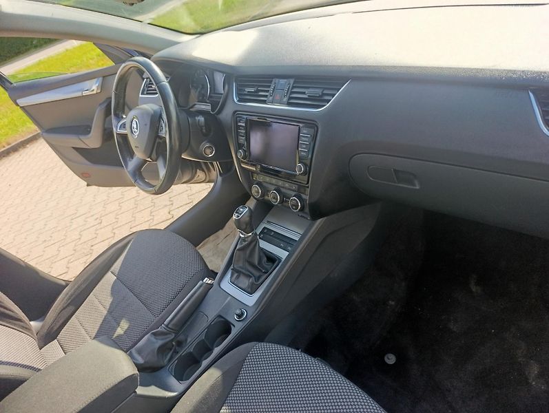 Škoda Octavia (2014) 1.6 TDi Green Line 81kw  - fotka 9 z 22