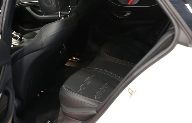 Mercedes-Benz AMG GT 43 4M Matrix 360k Hud  - fotka 10 z 31
