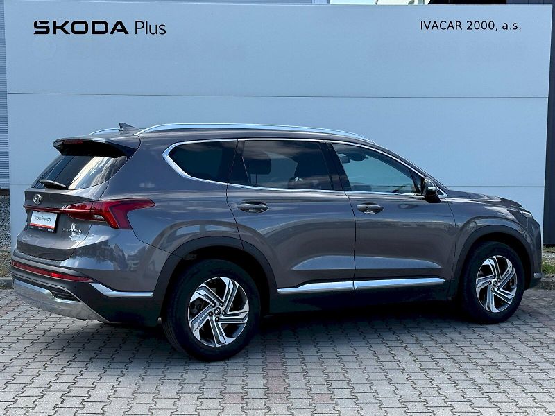 Hyundai Santa Fe (2023) 2.2 CRDi 142 kW 4x4 - fotka 2 z 22