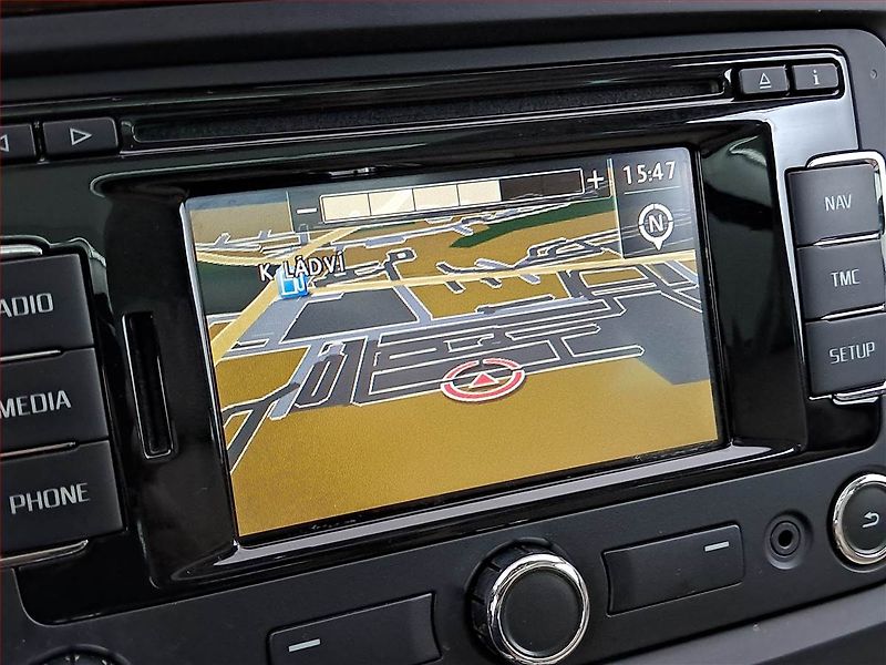 Škoda Superb (2014) 2.0 TDI, Automat, Kůže - fotka 15 z 23