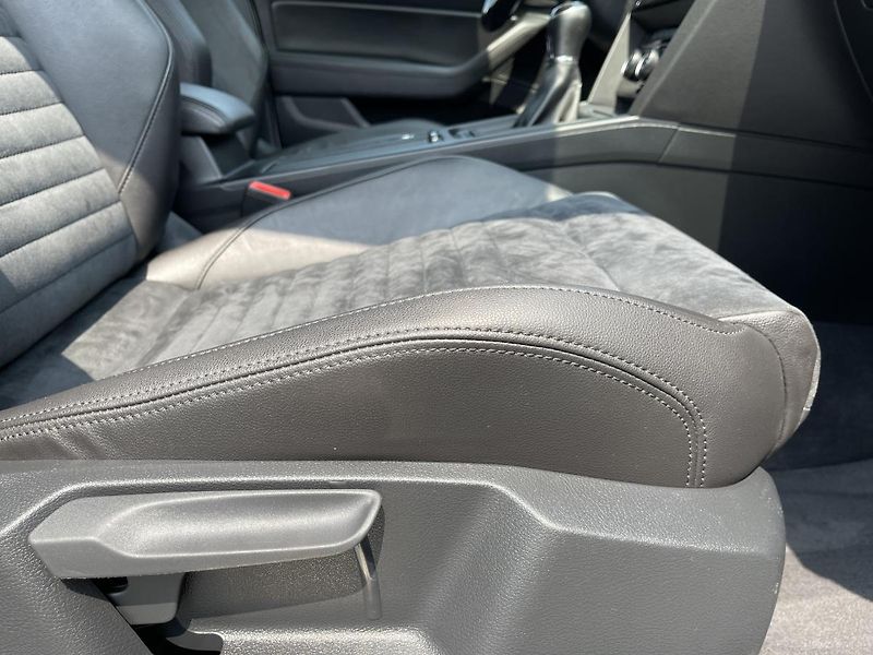 Volkswagen Passat 2.0TDi HIGHLINE NEHAV-DPH-ČR! - fotka 27 z 35