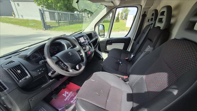 Peugeot Boxer 2,2 HDi 81 Kw L1H1 klima - fotka 9 z 21