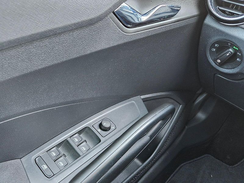 Škoda Fabia (2025) SELECTION TSI 70/1.0 M5F - fotka 17 z 26