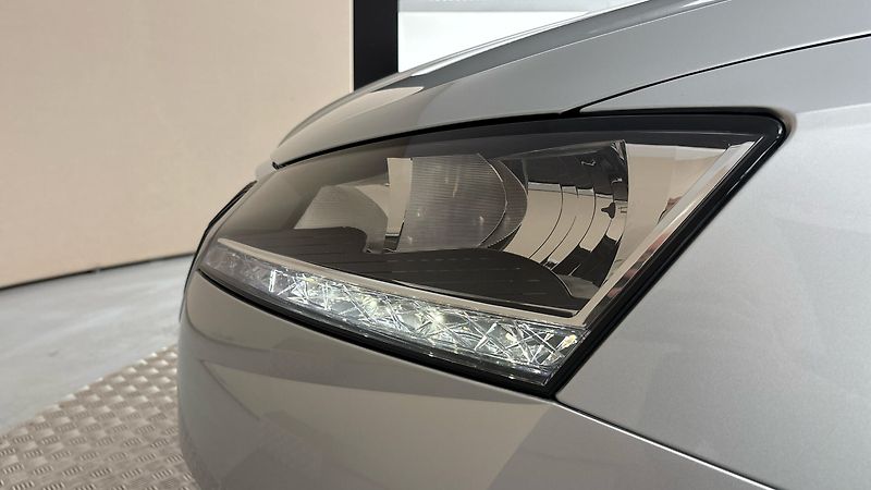 Škoda Fabia 1.0 TSI Ambition Combi - fotka 18 z 24