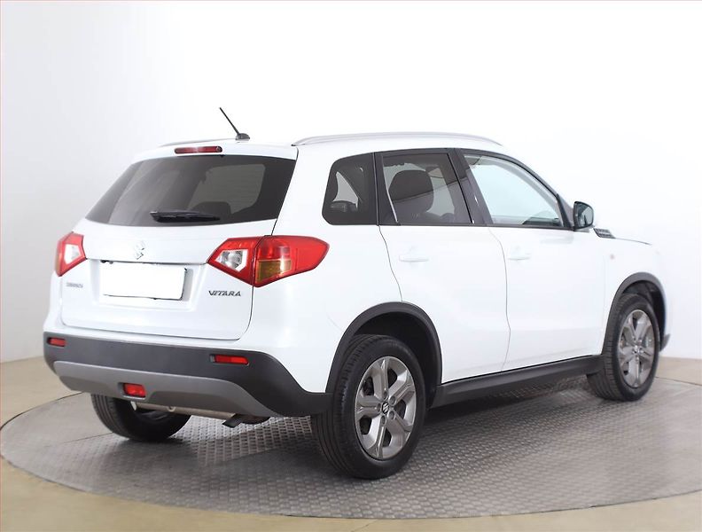 Suzuki Vitara (2016) GL + 1.6 VVT, Navi, Tempomat - fotka 5 z 16