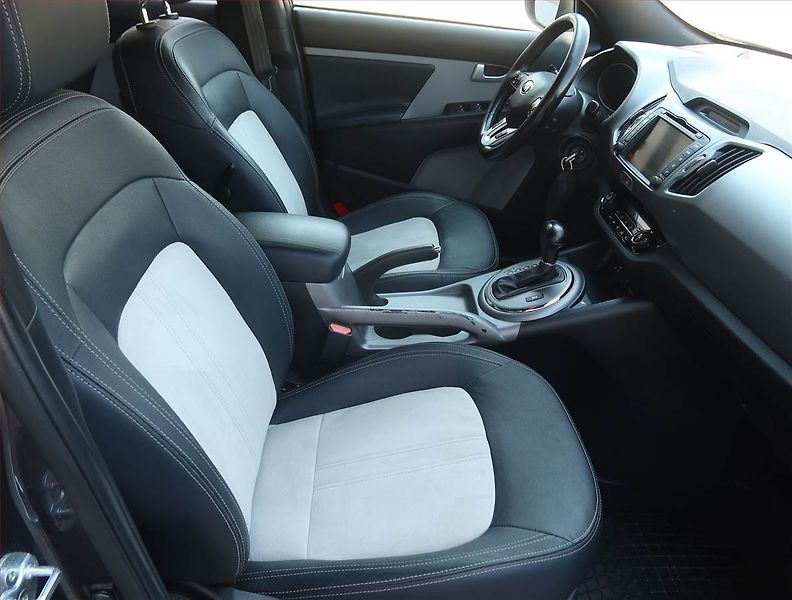 Kia Sportage (2015) Premium 2.0 CRDi, 4X4 - fotka 9 z 19