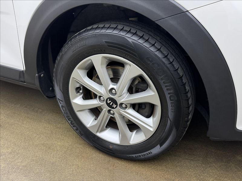 Kia Stonic 1,4 i SERVIS KAMERA 2X KOLA ČR - fotka 32 z 37