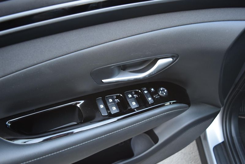 Hyundai Tucson (2024) 1.6T-GDi 110kw MHEV 48V STYLE  - fotka 19 z 47