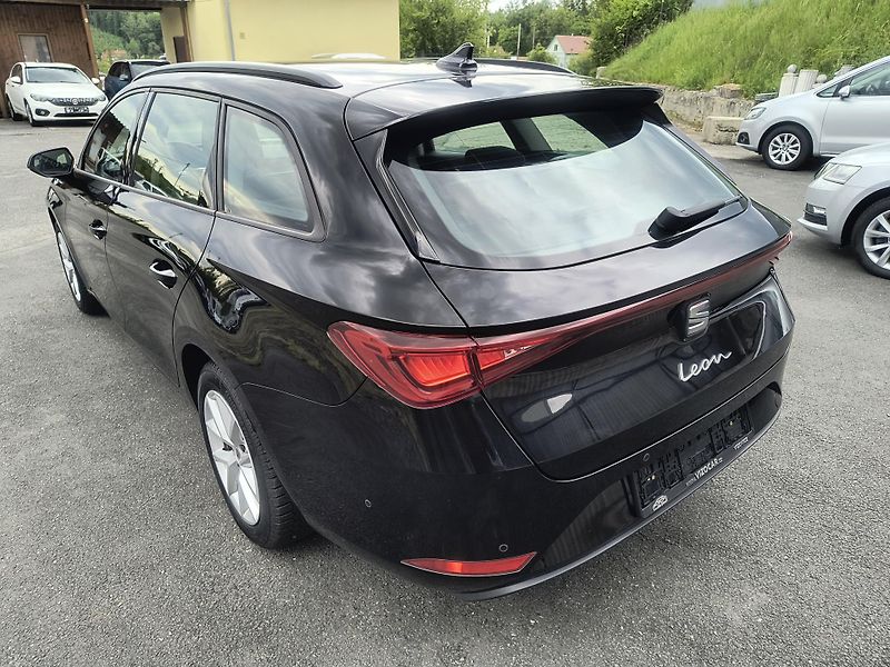 Seat Leon 1.0 eTSi AT 81KWNAVI/MATRIXLED - fotka 6 z 67