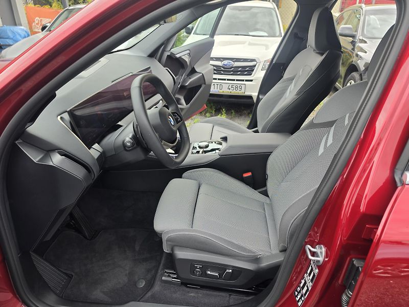 BMW X3 2.0 D X Drive  - fotka 8 z 17