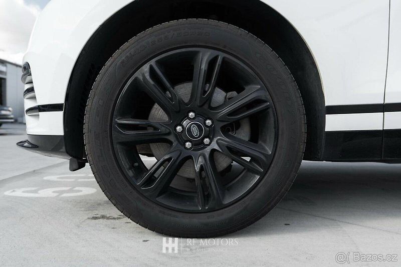 Land Rover Range Rover Velar (2022) P250 R-Dynamic 250 PS 4x4 - fotka 11 z 20