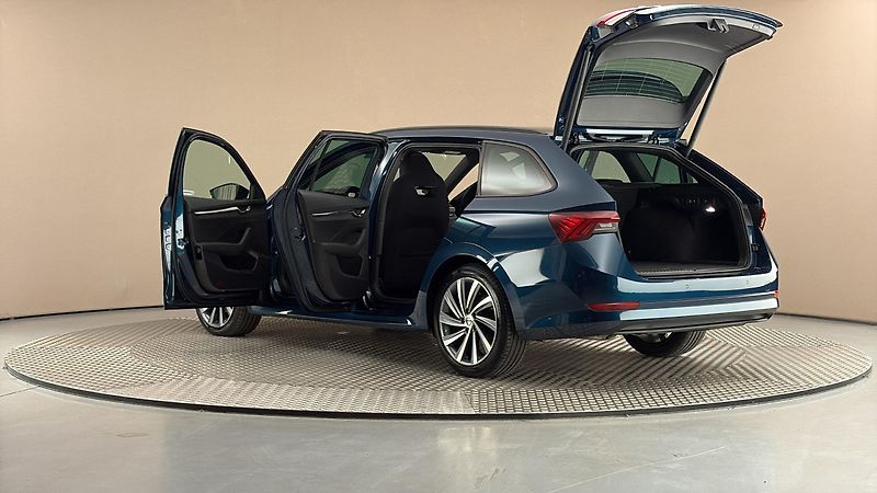 Škoda Octavia 2.0 TDI Style Combi - fotka 7 z 29