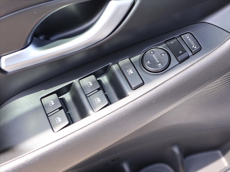 Hyundai i30 1,0 T-GDI 88kW Smart 1.Maj DPH - fotka 14 z 31
