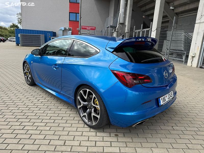 Opel Astra (2012) GTC OPC 2.0 Turbo 206kw - fotka 3 z 22