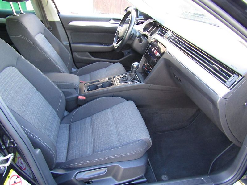 Volkswagen Passat (2021) 2.0 TDI DSG ACC - fotka 29 z 45
