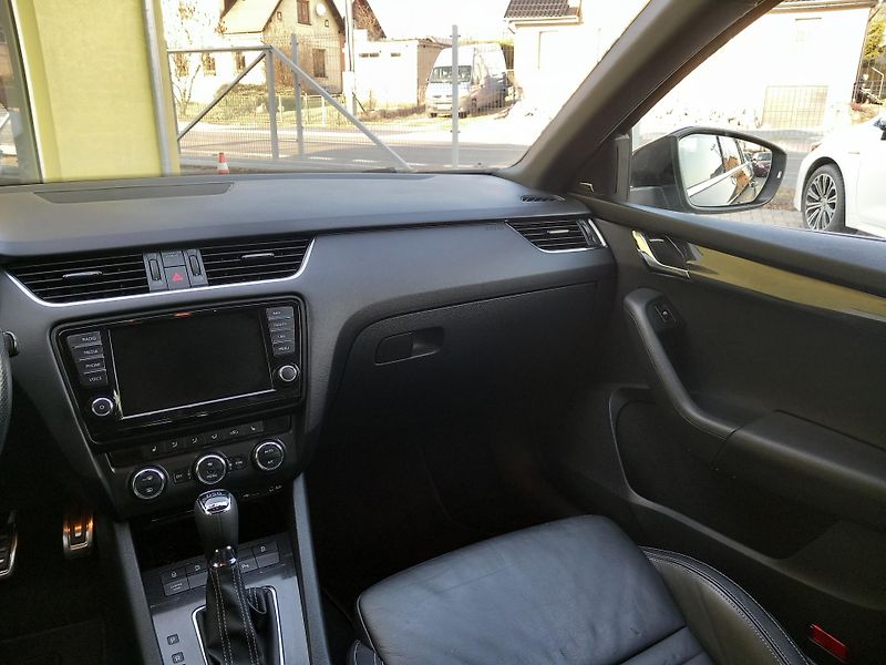 Škoda Octavia (2016) 2,0TDi 135kw RS 4x4  DSG NAVI  - fotka 25 z 48