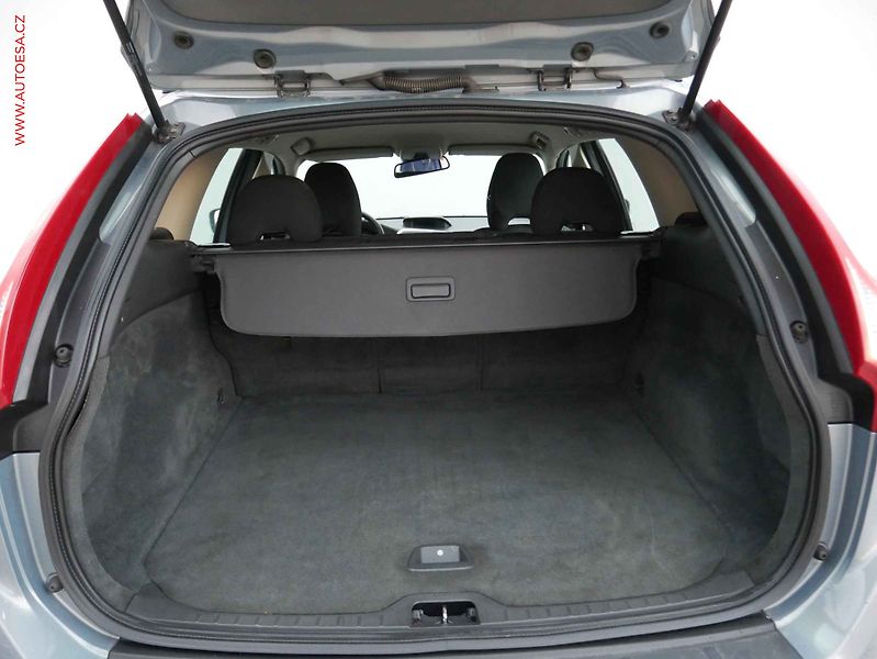 Volvo XC60 (2009) 2.4D AWD, AT, park.čidla - fotka 7 z 15
