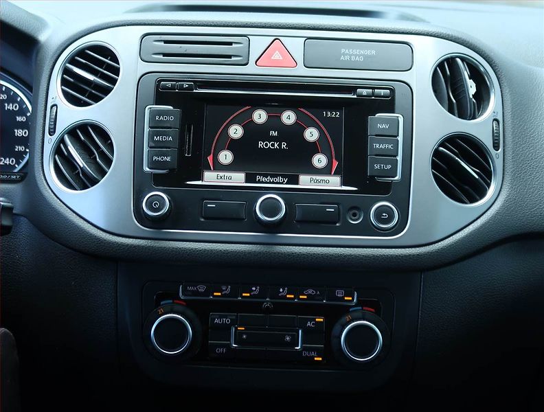 Volkswagen Tiguan (2010) 2.0 TDI, 4X4, Serv.kniha - fotka 12 z 17