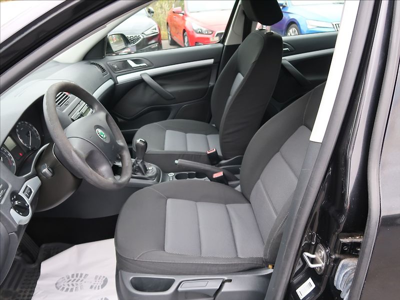 Škoda Octavia 1,6 FSi,85kW,NovéČR,klima - fotka 12 z 19