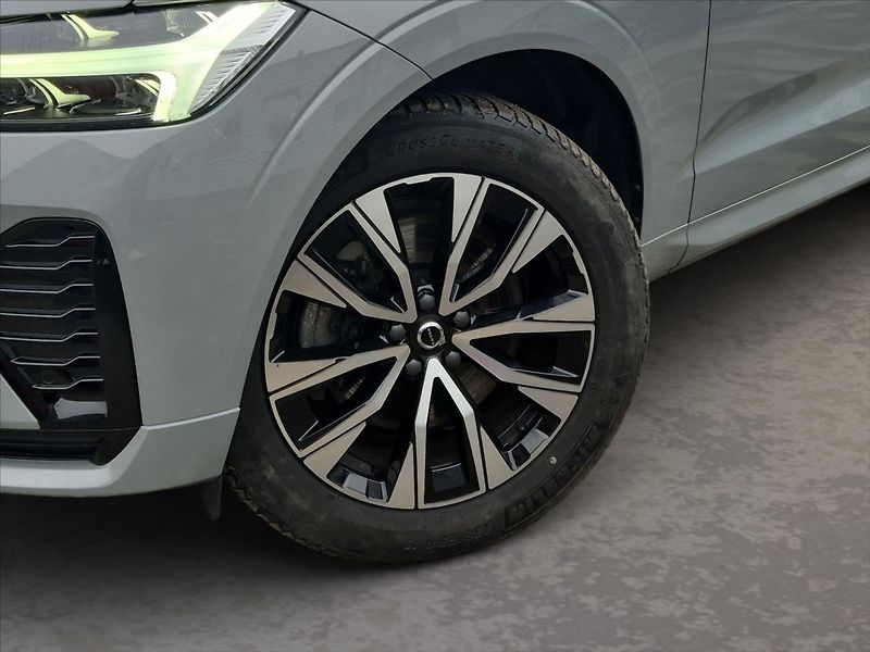 Volvo XC60 2,0 B4 AWD diesel Plus Dark Au - fotka 6 z 19