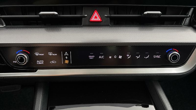 Kia Sportage 1.6 T-GDI Hybrid AUT 4x4 Top - fotka 13 z 31
