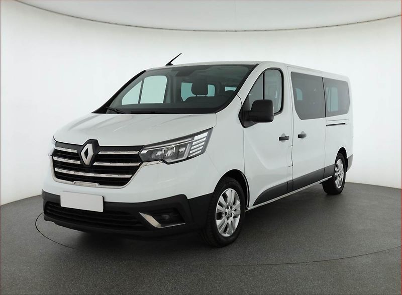 Renault Trafic (2023) 2.0 Blue dCi, Bus, 8Míst, ČR - fotka 2 z 17