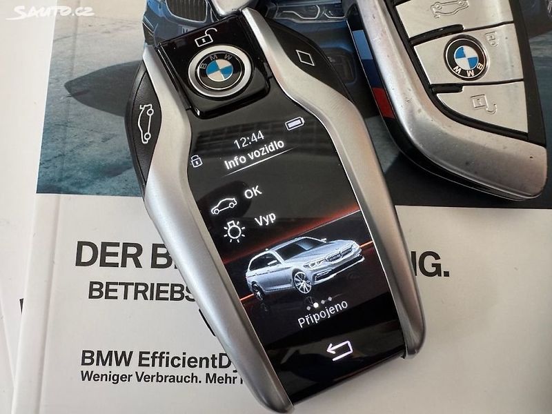 BMW Řada 5 (2017) 520d xdrive Sportline kombi - fotka 47 z 50