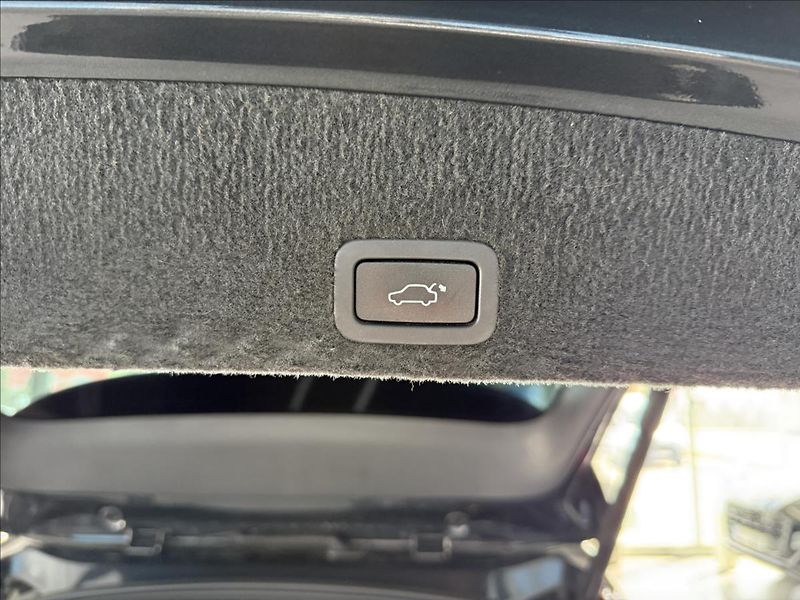 Volvo XC60 2,0   SERVISNÍ KNÍŽKA - fotka 22 z 23