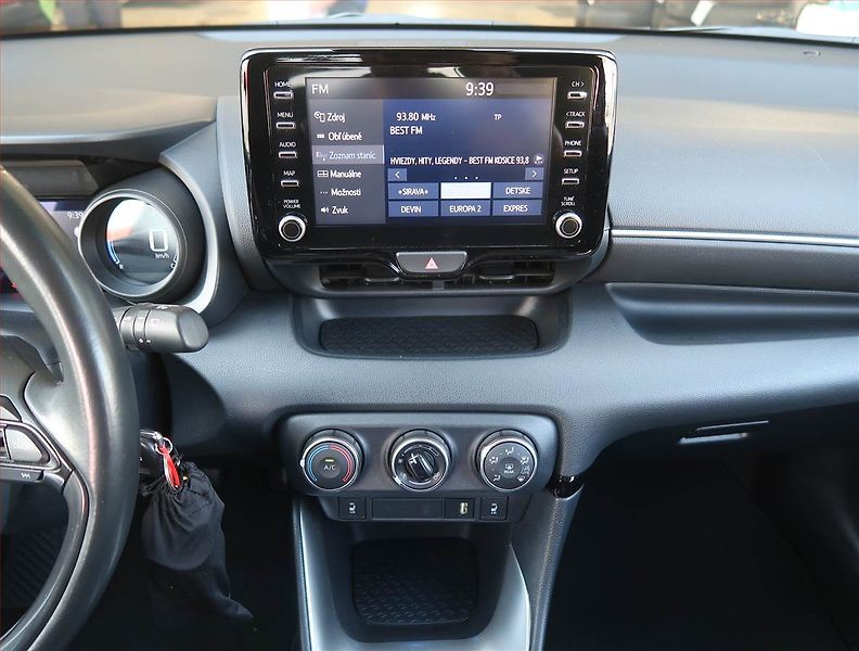 Toyota Yaris (2022) Comfort Style 1.5 VVT-i - fotka 12 z 17