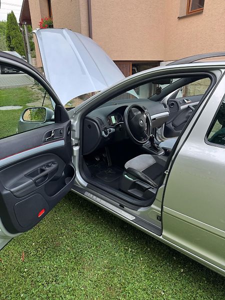 Škoda Octavia (2007) Rs 2.0 TDI - fotka 11 z 14