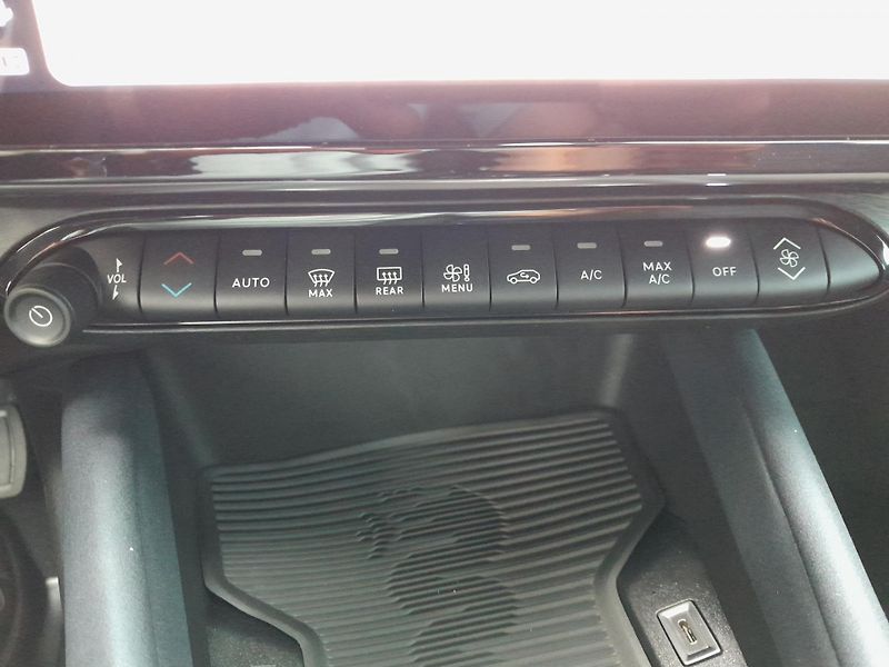 Alfa Romeo Junior (2026)  1,2 T 145 PS automat - fotka 24 z 27