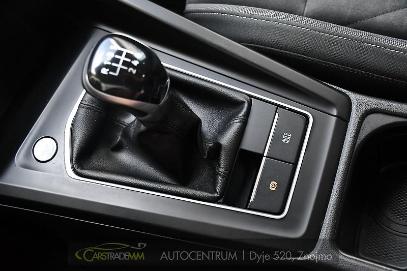 Volkswagen Golf 2.0TDi LED ACC 1M ČR  - fotka 36 z 52