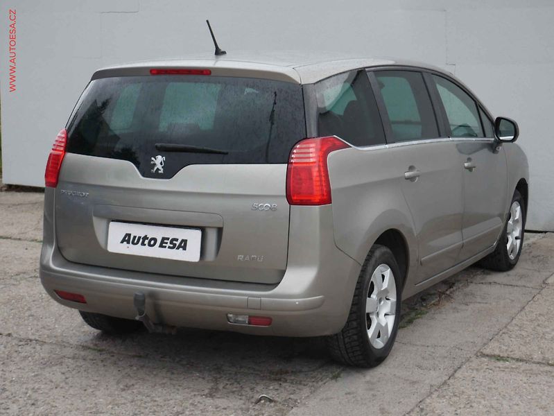Peugeot 5008 (2012) 1.6 i, STK6/28 - fotka 6 z 15