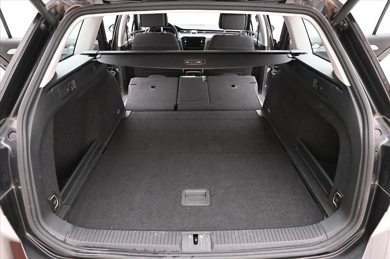 Volkswagen Passat 2,0 TDI 110kW DSG Business Zár - fotka 10 z 25