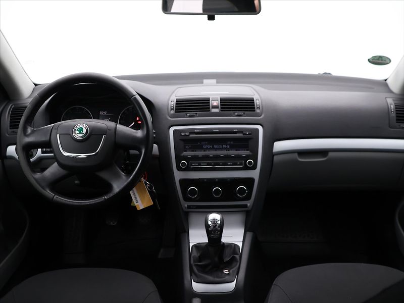 Škoda Octavia 1,4 TSI 90 kW Ambiente - fotka 19 z 26