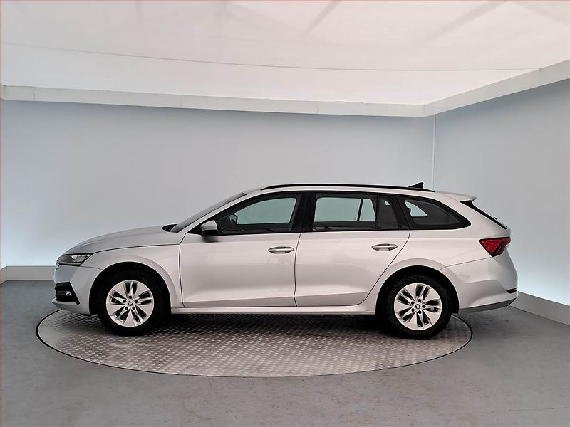 Škoda Octavia (2023) Ambition 2.0 TDI, ČR,1.maj - fotka 3 z 19