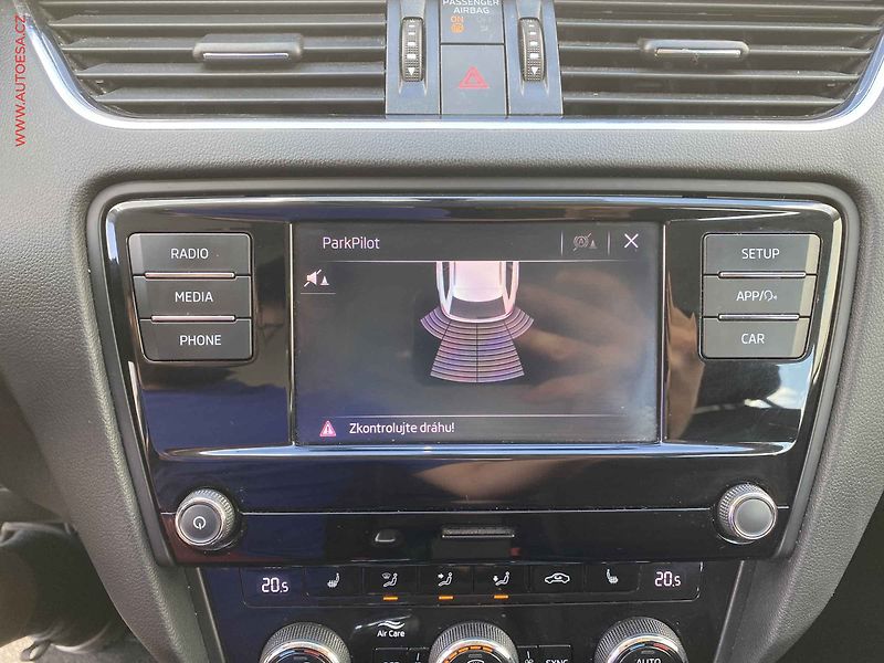 Škoda Octavia (2018) 1.6 TDi, ČR, servis.kniha - fotka 16 z 17