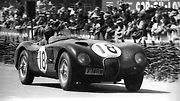 Vítězný Jaguar C-Type.