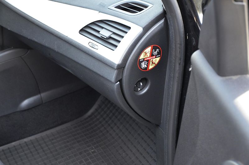 Renault Mégane (2014) 1.2 TCe 85kW / KEYLESS / TAŽNÉ - fotka 30 z 30