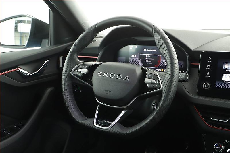 Škoda Kamiq (2025) 1.0 TSI, MONTE CARLO, DPH - fotka 14 z 15