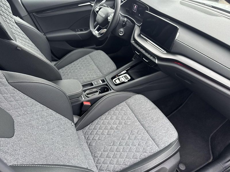 Škoda Octavia (2025) Combi 1.5 TSI DSG Sportline - fotka 9 z 35