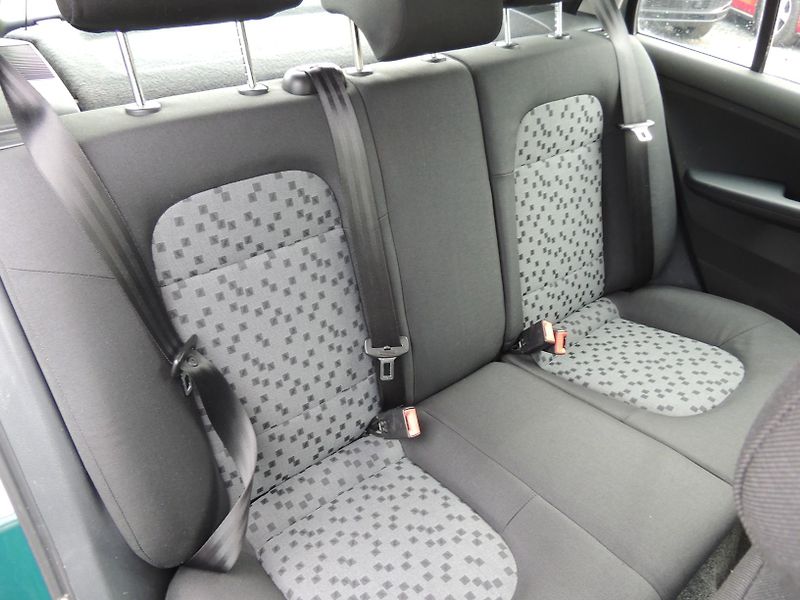 Škoda Fabia (2005) 1.2HTP,40kw,ČR,1majitel - fotka 25 z 33