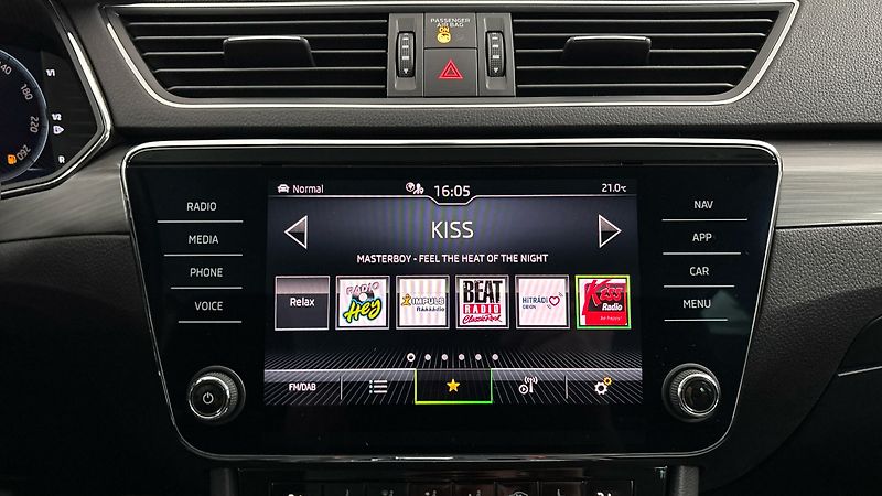 Škoda Superb 2.0 TDI DSG Style Combi - fotka 11 z 30