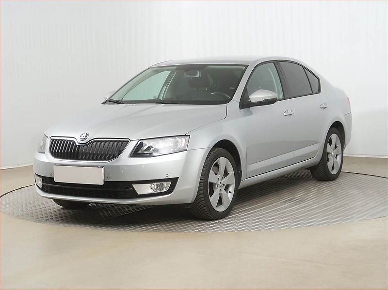 Škoda Octavia (2013) 1.8 TSI, Tempomat - fotka 2 z 17