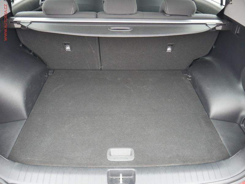 Kia Sportage (2018) 1.6T-GDI, 2.maj,ČR, navi - fotka 7 z 25