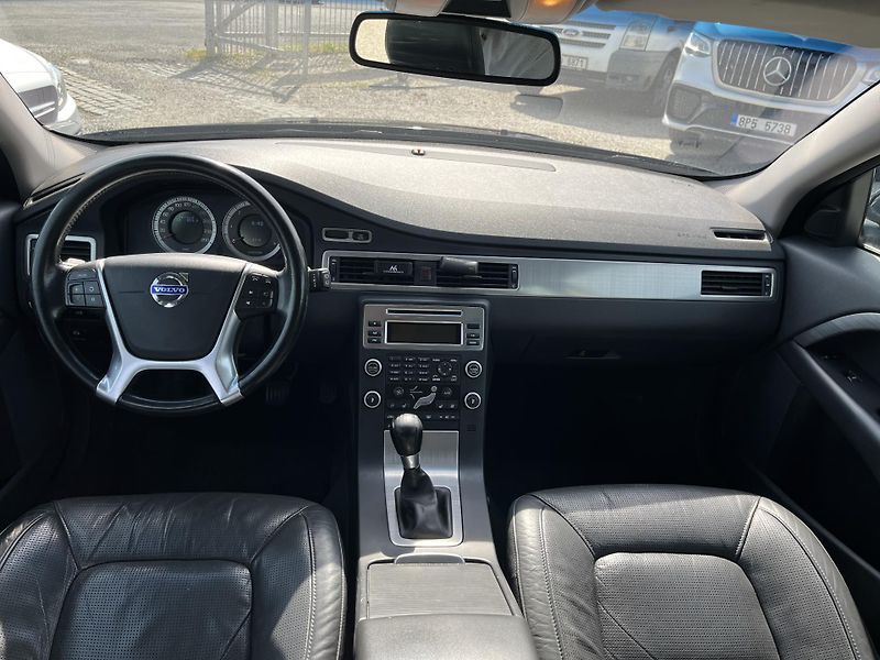 Volvo V70 (2009) 2.4D5 151KW REZERVACE! - fotka 18 z 21