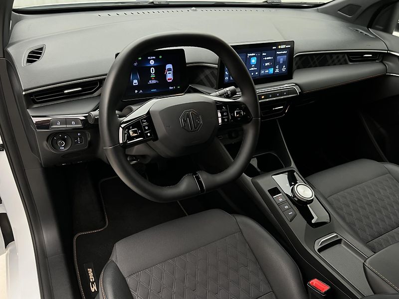 MG MG3 EXCLUSIVE HYBRID+ AUT CZ 1.maj - fotka 4 z 44
